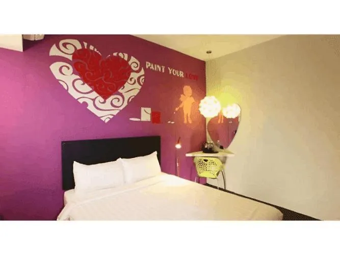 Hotel Zamburger Bliss Τζόχορ Μπάχρου 2*,